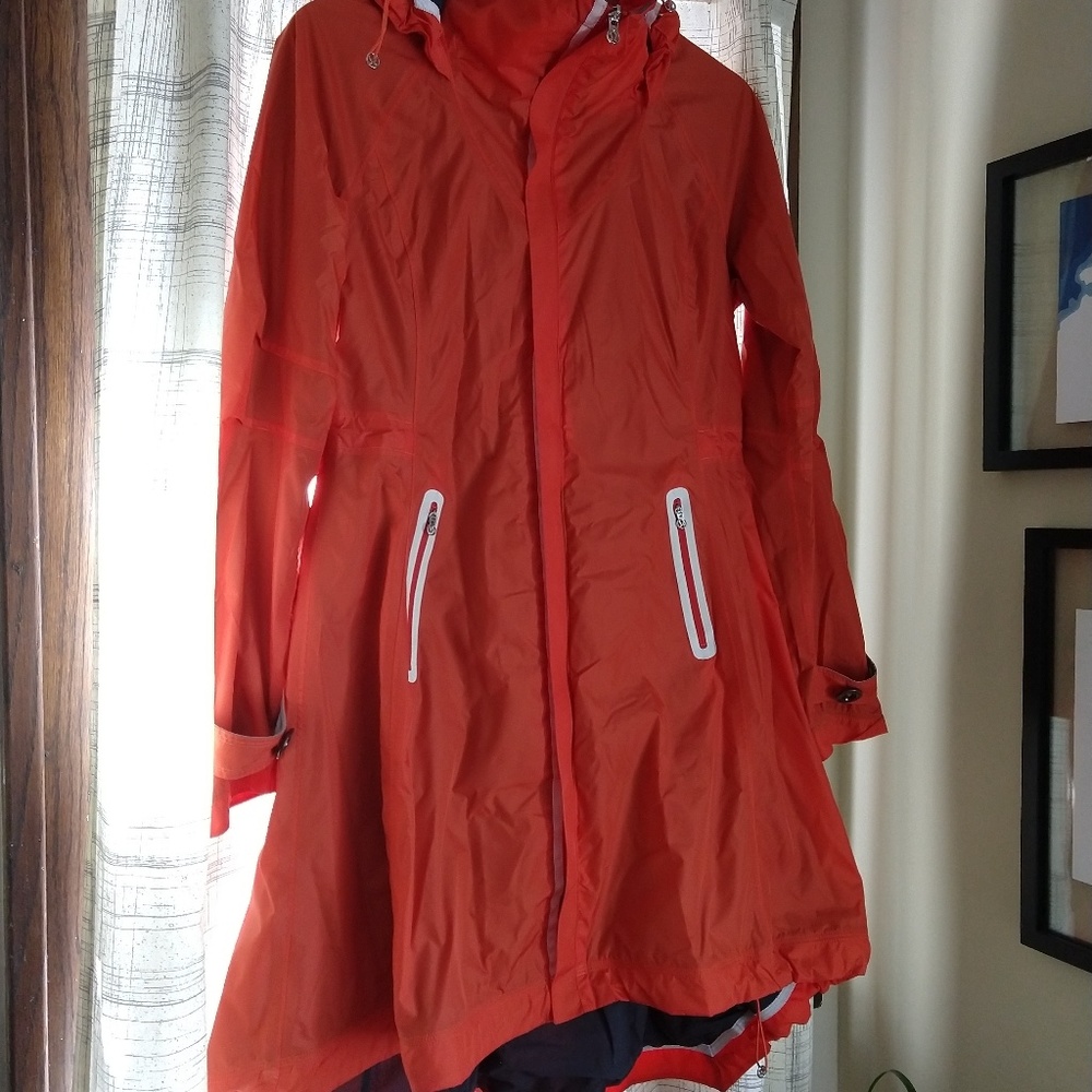 Lululemon Size 4 Rain Jacket